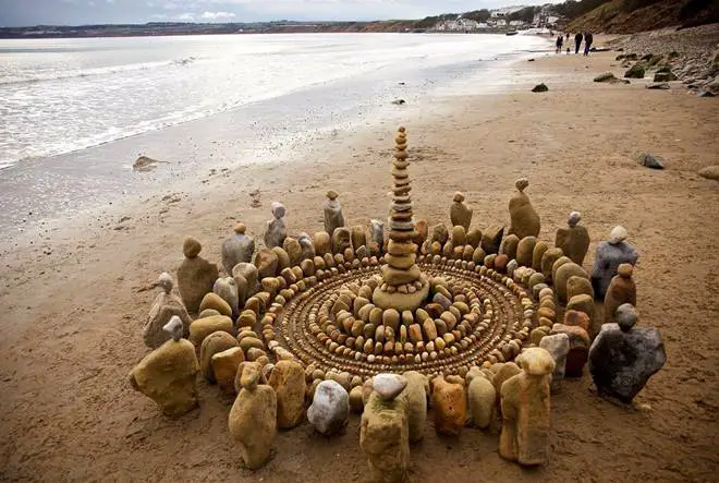 Land Art - Arazi Sanatı: Doğayı Şekillendiren Sanat