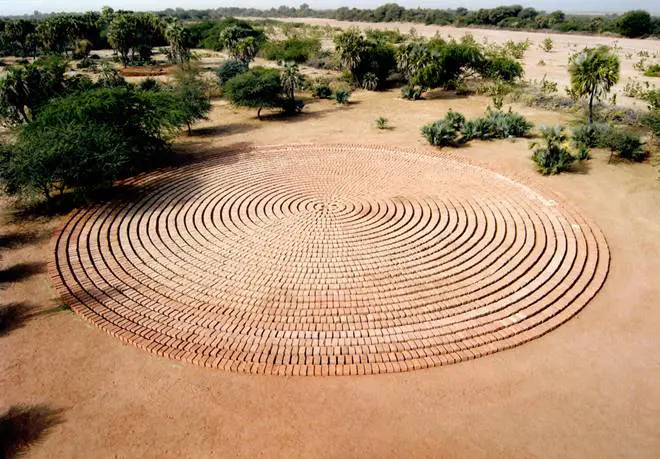 Land Art - Arazi Sanatı: Doğayı Şekillendiren Sanat