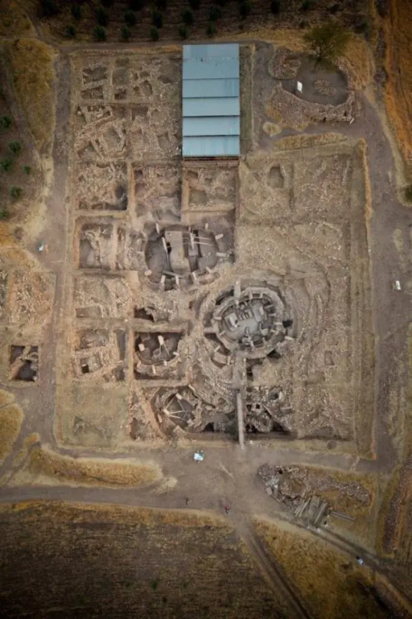 Dünyanın İlk Tapınağı Göbekli Tepe Gizemli Bir Geometrik Yapıya Sahip