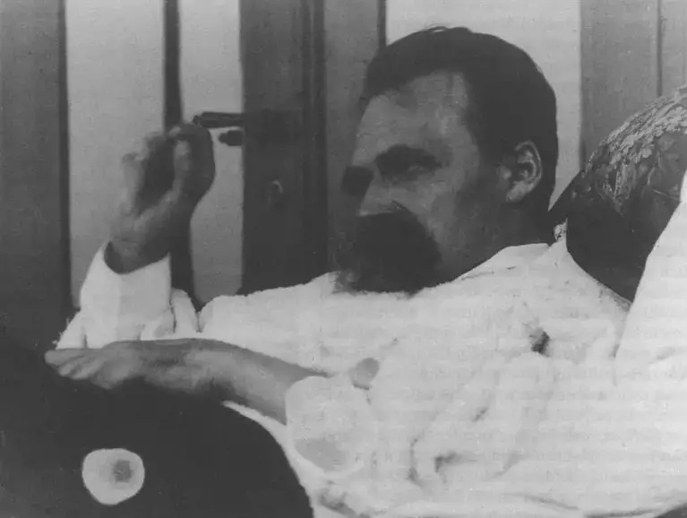 Friedrich Nietzsche Ünlü Sözü "Tanrı Öldü" ile Ne Anlatmak İstiyordu?